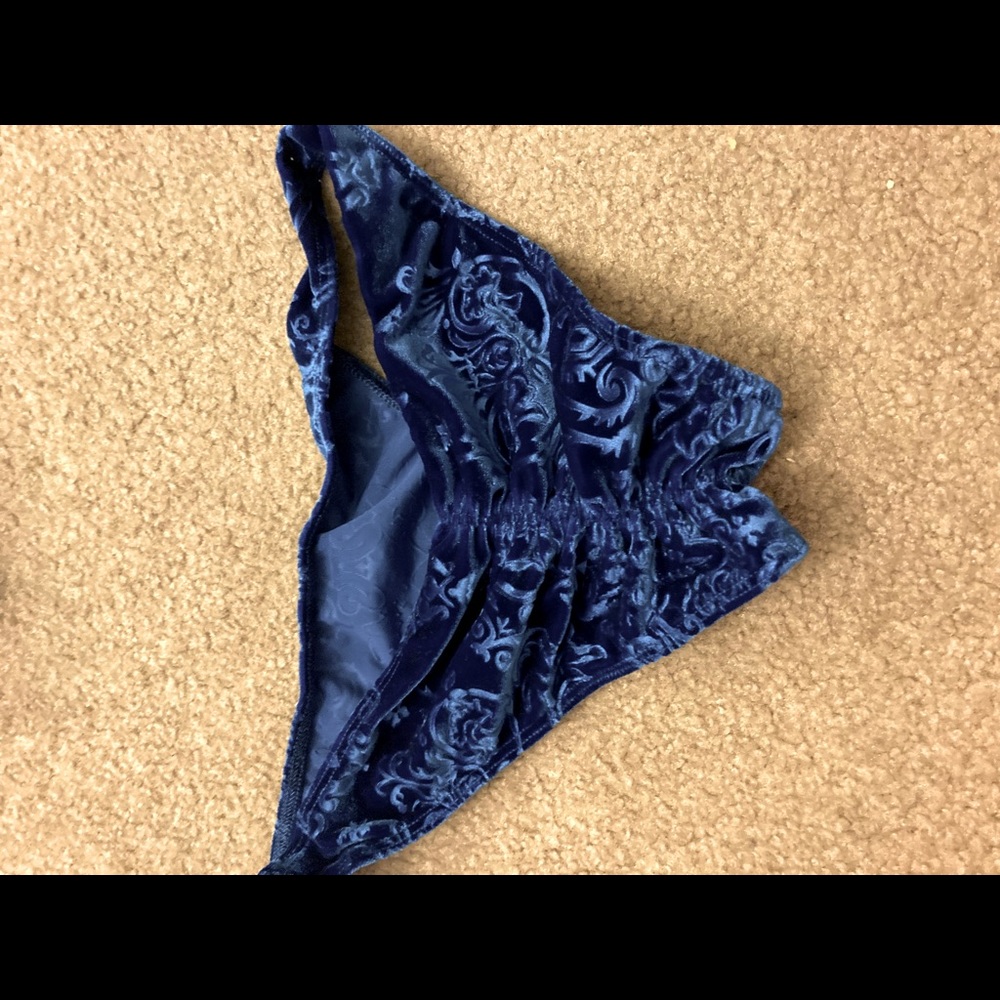 Cleo The Hurricane Pole Shorts
